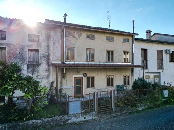 casa semindipendente in vendita a Schio