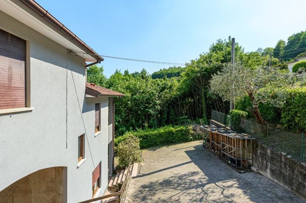 casa indipendente in vendita a Schio in zona Poleo