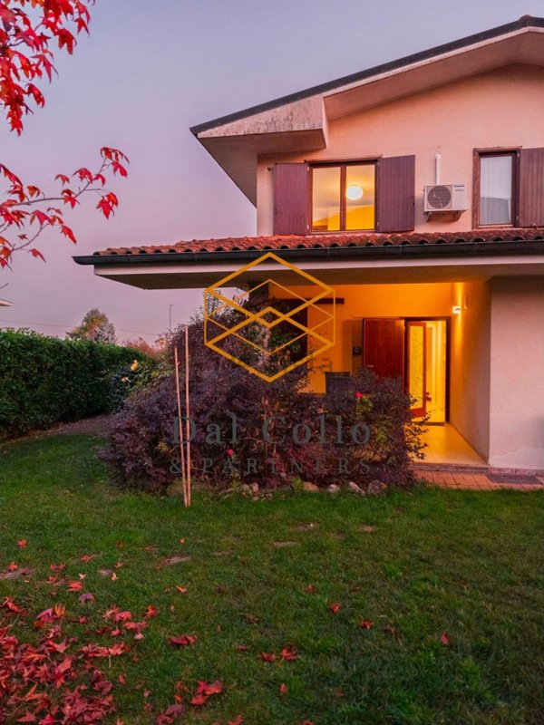 casa indipendente in vendita a Schio