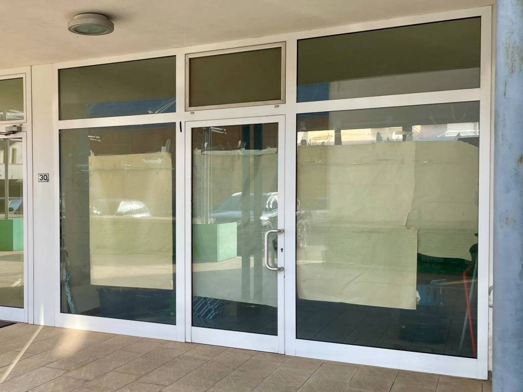 negozio in vendita a Schio in zona Magrè