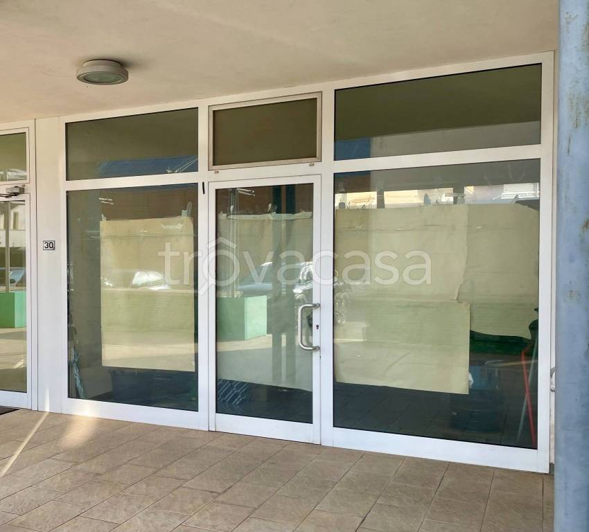 negozio in vendita a Schio in zona Magrè