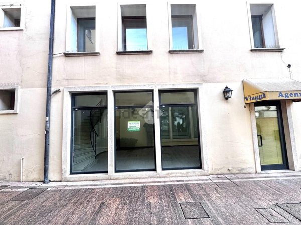 ufficio in vendita a Schio