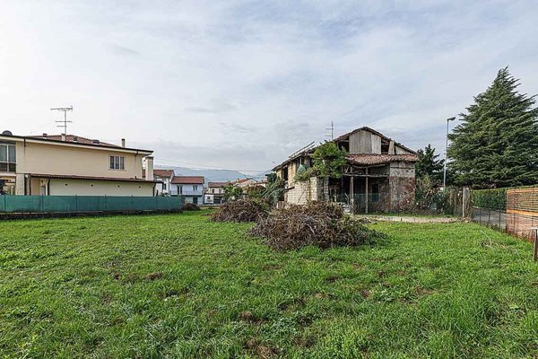 casa indipendente in vendita a Schio in zona Magrè