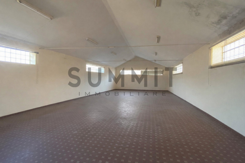 locale di sgombero in vendita a Schio