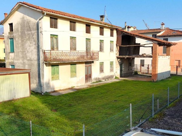 casa indipendente in vendita a Schio