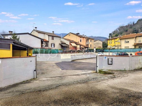 terreno edificabile in vendita a Schio