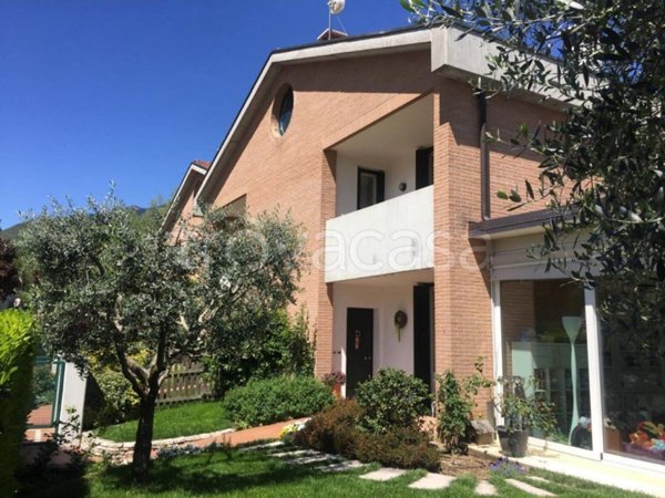 casa indipendente in vendita a Schio in zona Poleo