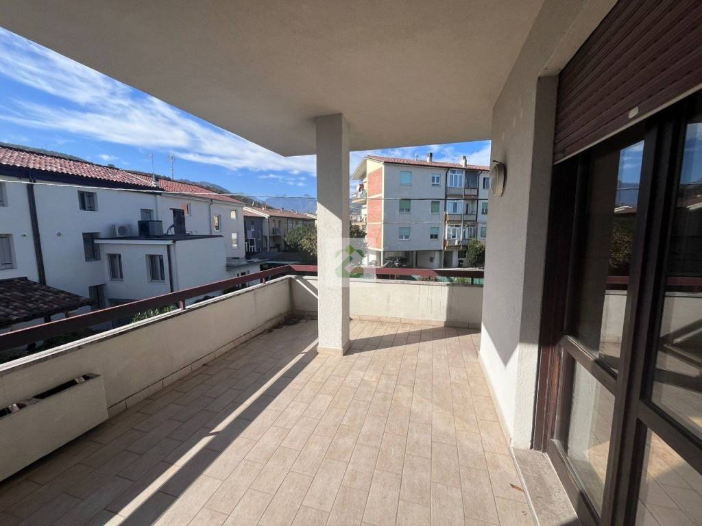 appartamento in vendita a Schio in zona Magrè