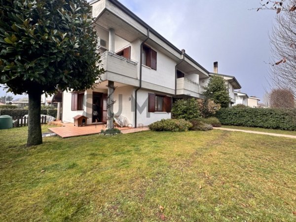 casa indipendente in vendita a Schio in zona Magrè
