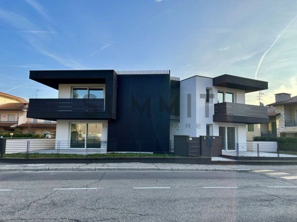 casa indipendente in vendita a Schio