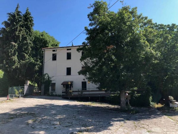 intera palazzina in vendita a Schio in zona Monte Magrè