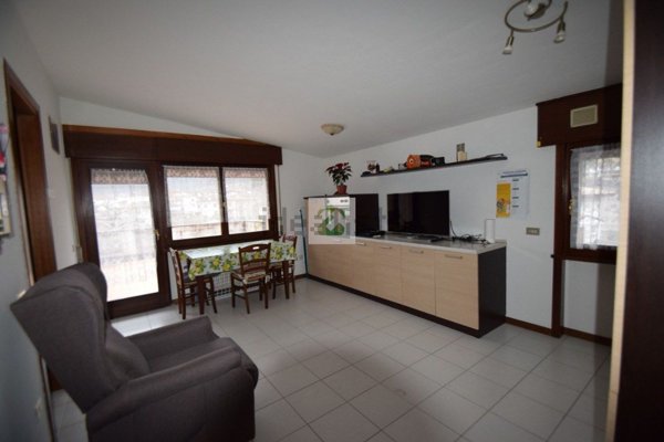 appartamento in vendita a Schio in zona Magrè