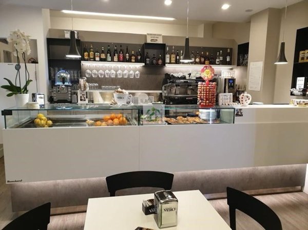 locale commerciale in vendita a Schio