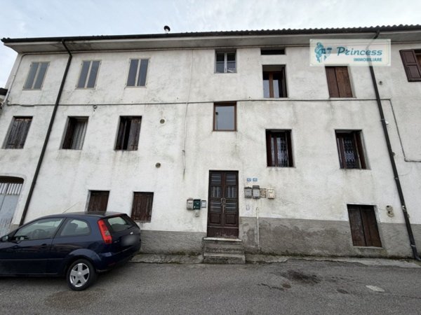 appartamento in vendita a Schio in zona Poleo