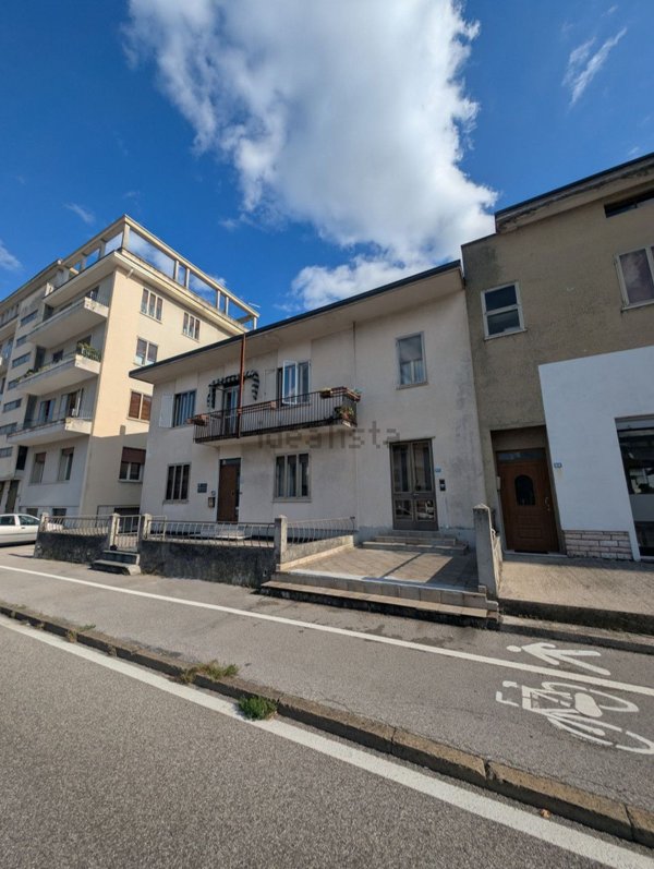 casa indipendente in vendita a Schio