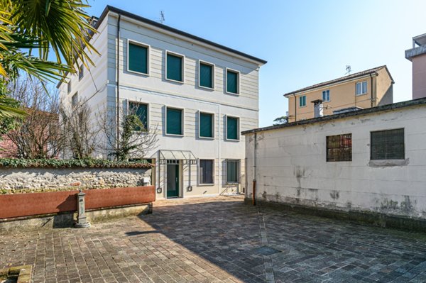 appartamento in vendita a Schio