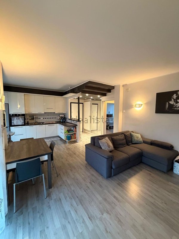 appartamento in vendita a Schio in zona Magrè