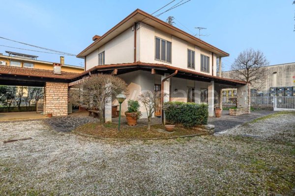 casa indipendente in vendita a Schio