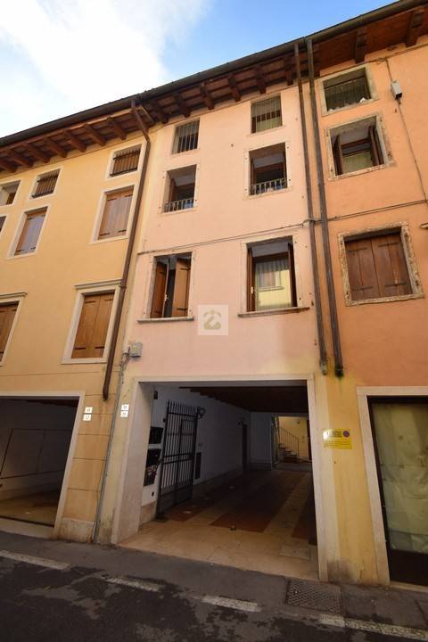 intera palazzina in vendita a Schio