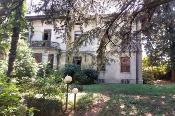 appartamento in vendita a Schio in zona Magrè