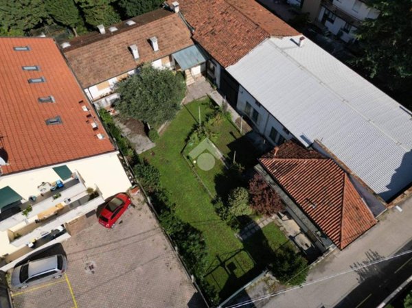 casa indipendente in vendita a Schio in zona Magrè