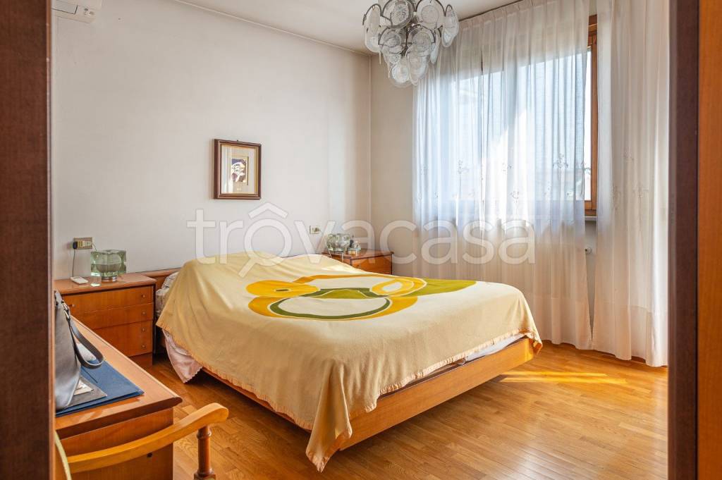 casa indipendente in vendita a Schio