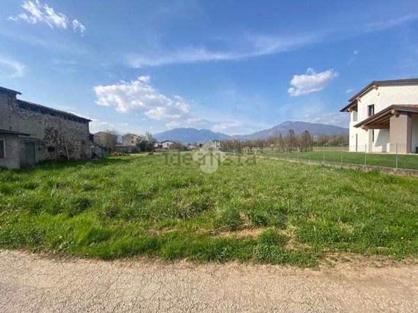 terreno edificabile in vendita a Schio