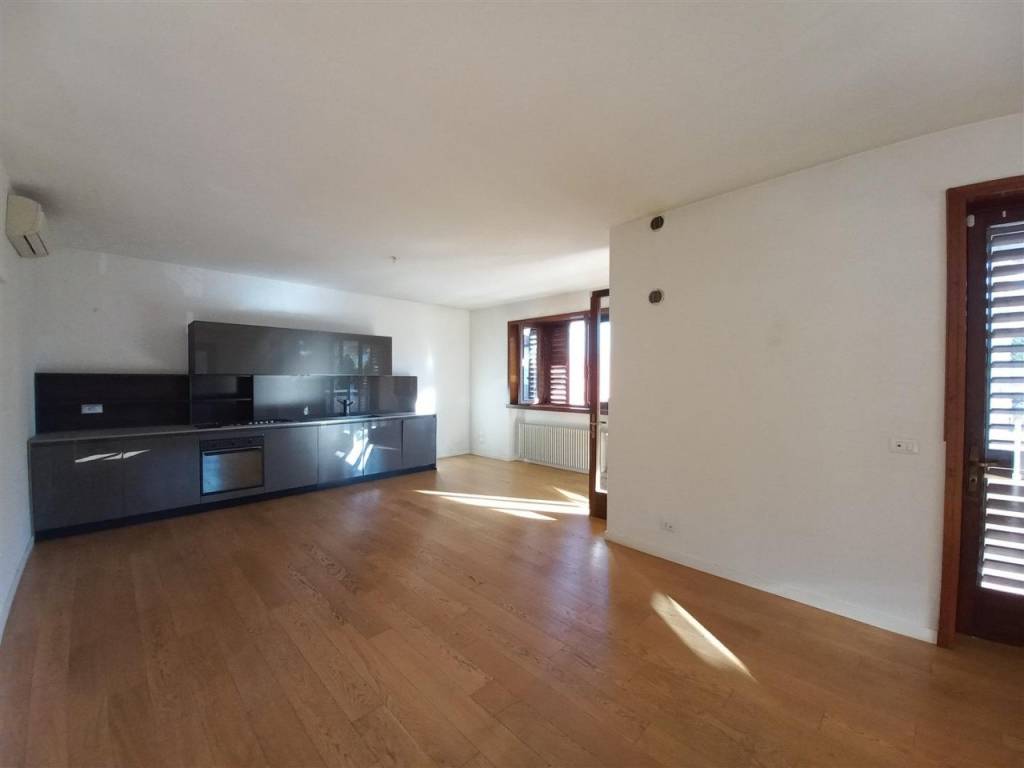 casa indipendente in vendita a Schio in zona Santa Croce