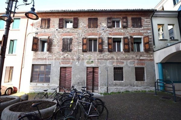 casa semindipendente in vendita a Schio in zona Santa Croce