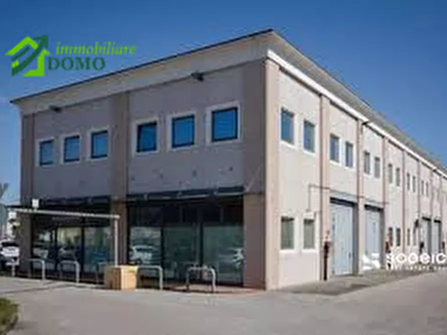 locale commerciale in vendita a Schio