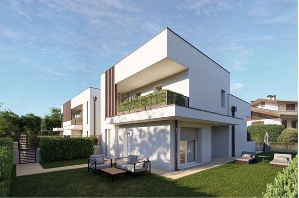 casa indipendente in vendita a Schio in zona Santa Croce