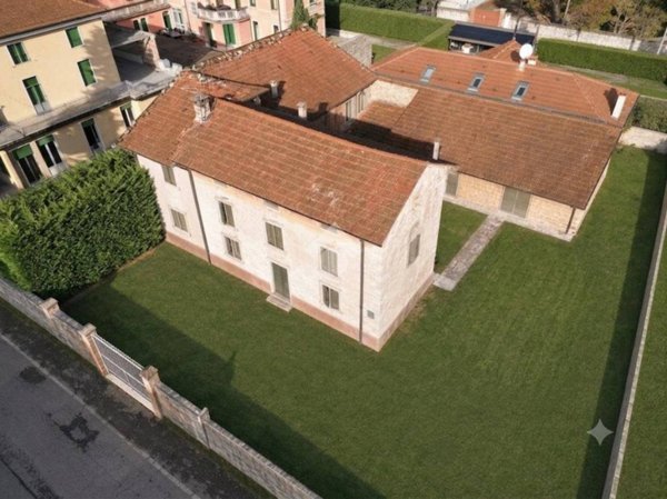 casa indipendente in vendita a Schio
