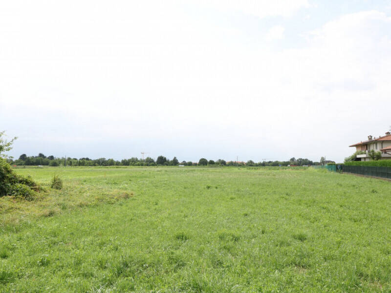 terreno edificabile in vendita a Schio
