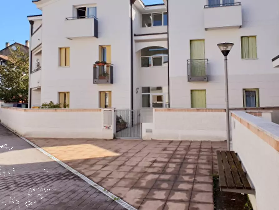 appartamento in vendita a Schio in zona Magrè