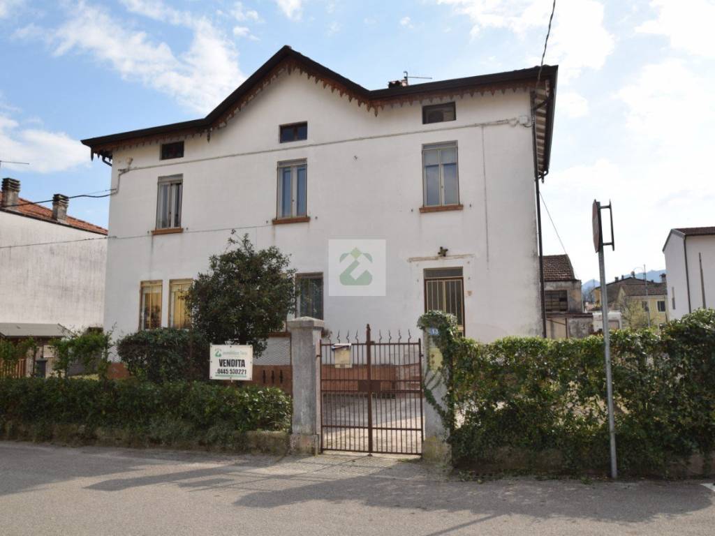 casa indipendente in vendita a Schio