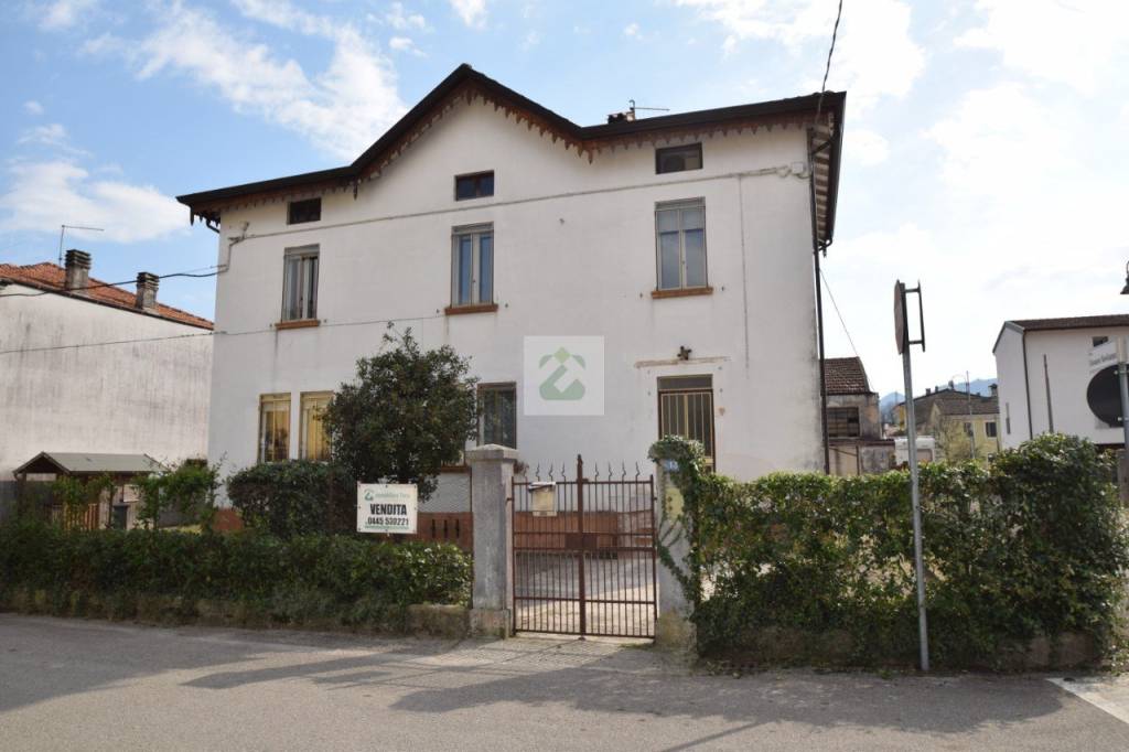 casa indipendente in vendita a Schio