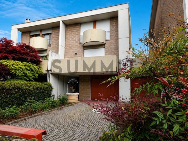 casa indipendente in vendita a Schio in zona Poleo