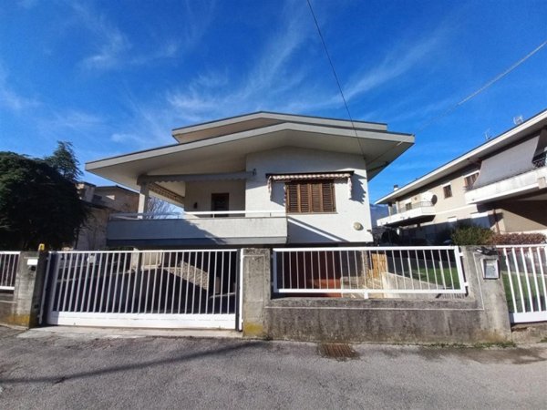 casa indipendente in vendita a Schio in zona Santa Croce