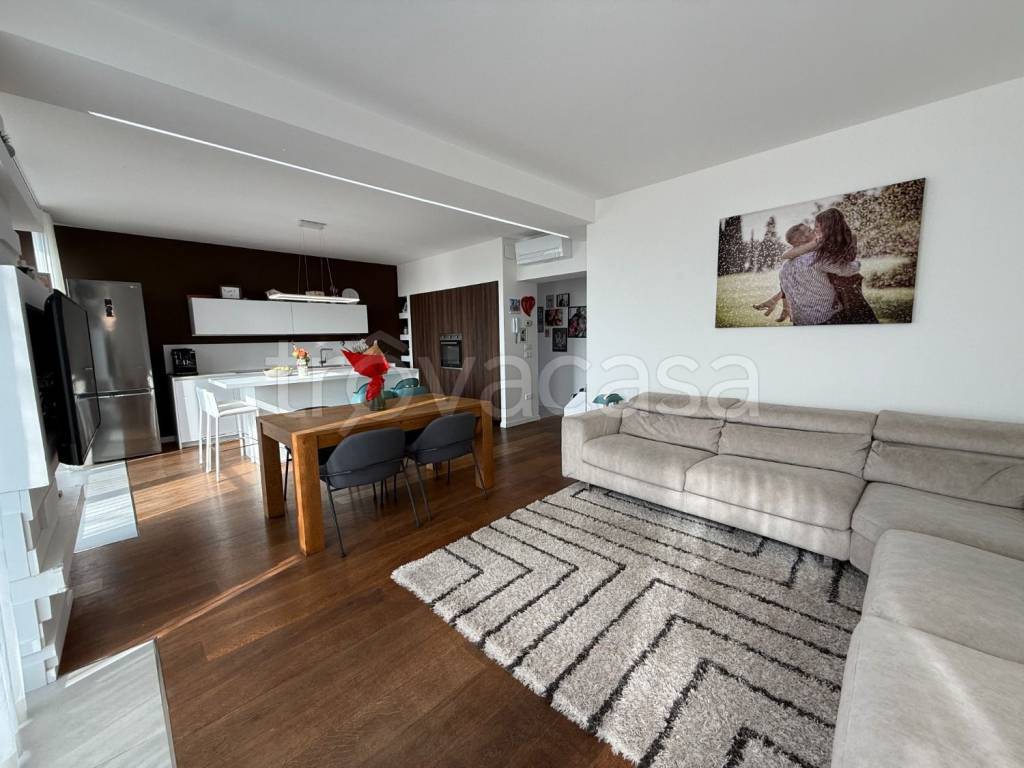 casa indipendente in vendita a Schio