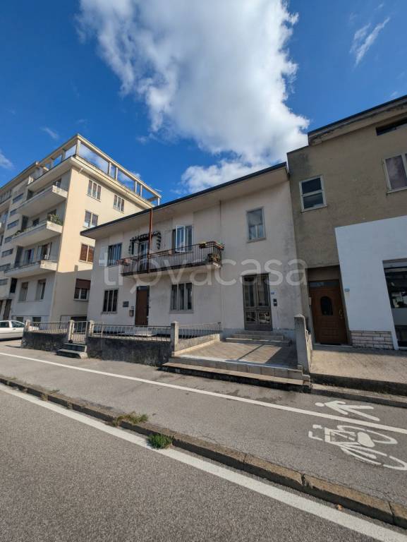 casa indipendente in vendita a Schio