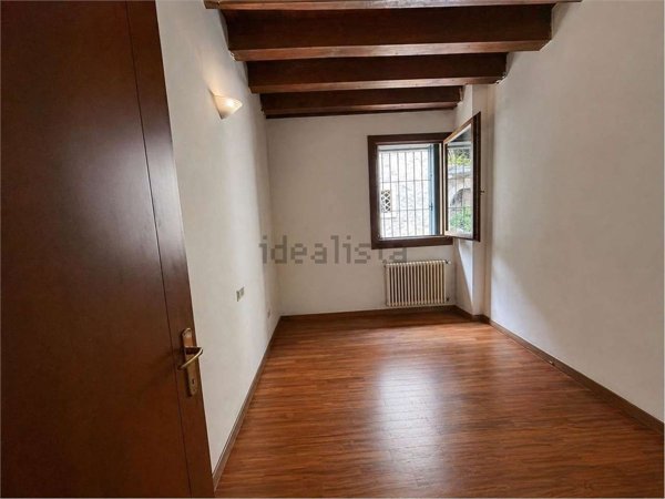 appartamento in vendita a Schio in zona Monte Magrè