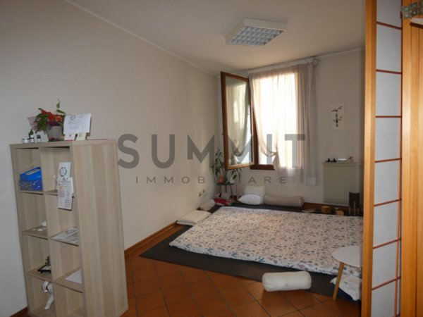 ufficio in vendita a Schio in zona Monte Magrè