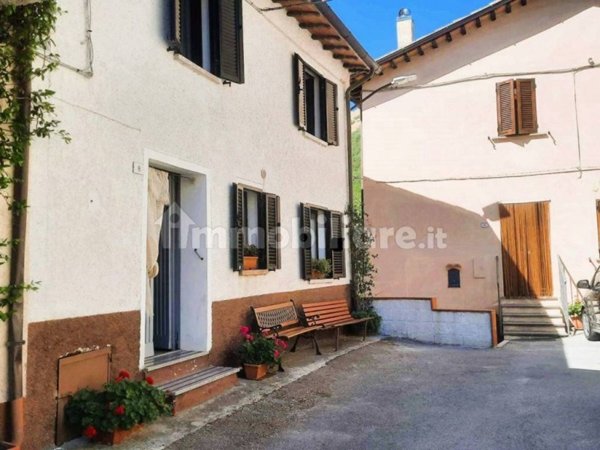 casa indipendente in vendita a Schio in zona Magrè