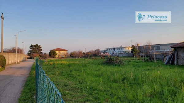 terreno edificabile in vendita a Schio in zona Santa Croce