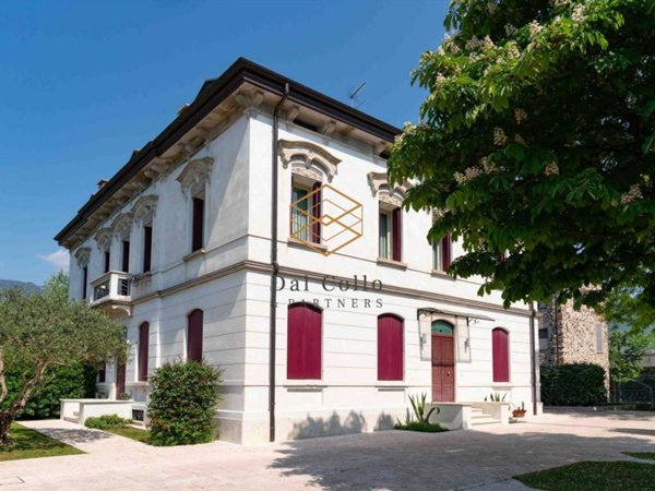casa indipendente in vendita a Schio