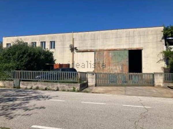 capannone in vendita a Schio