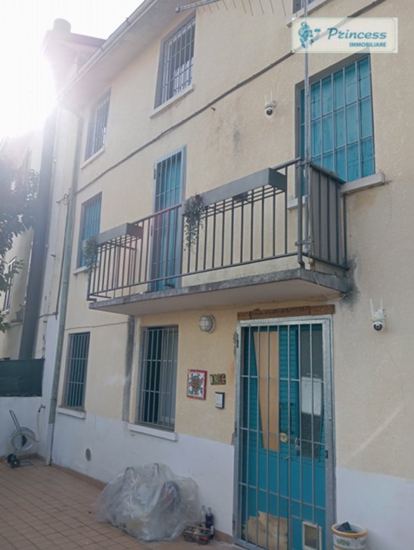 casa indipendente in vendita a Schio in zona Tretto
