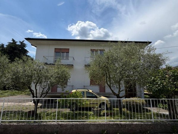 appartamento in vendita a Schio in zona Magrè