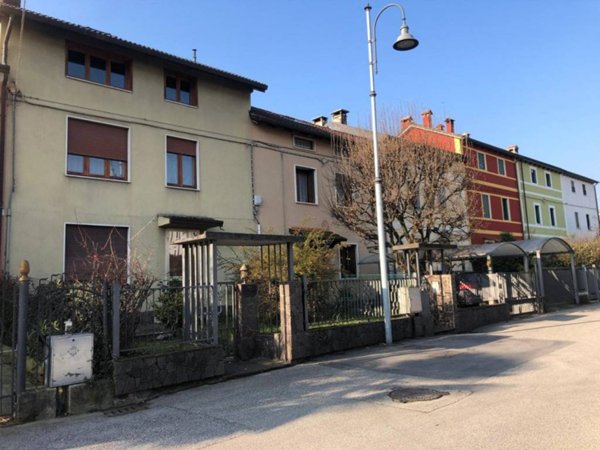 casa indipendente in vendita a Schio
