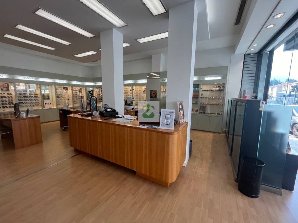 negozio in vendita a Schio in zona Santa Croce